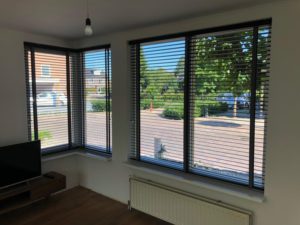 Luxaflex houten jaloezie met ladderband 3-02-dewinterkleur-nl